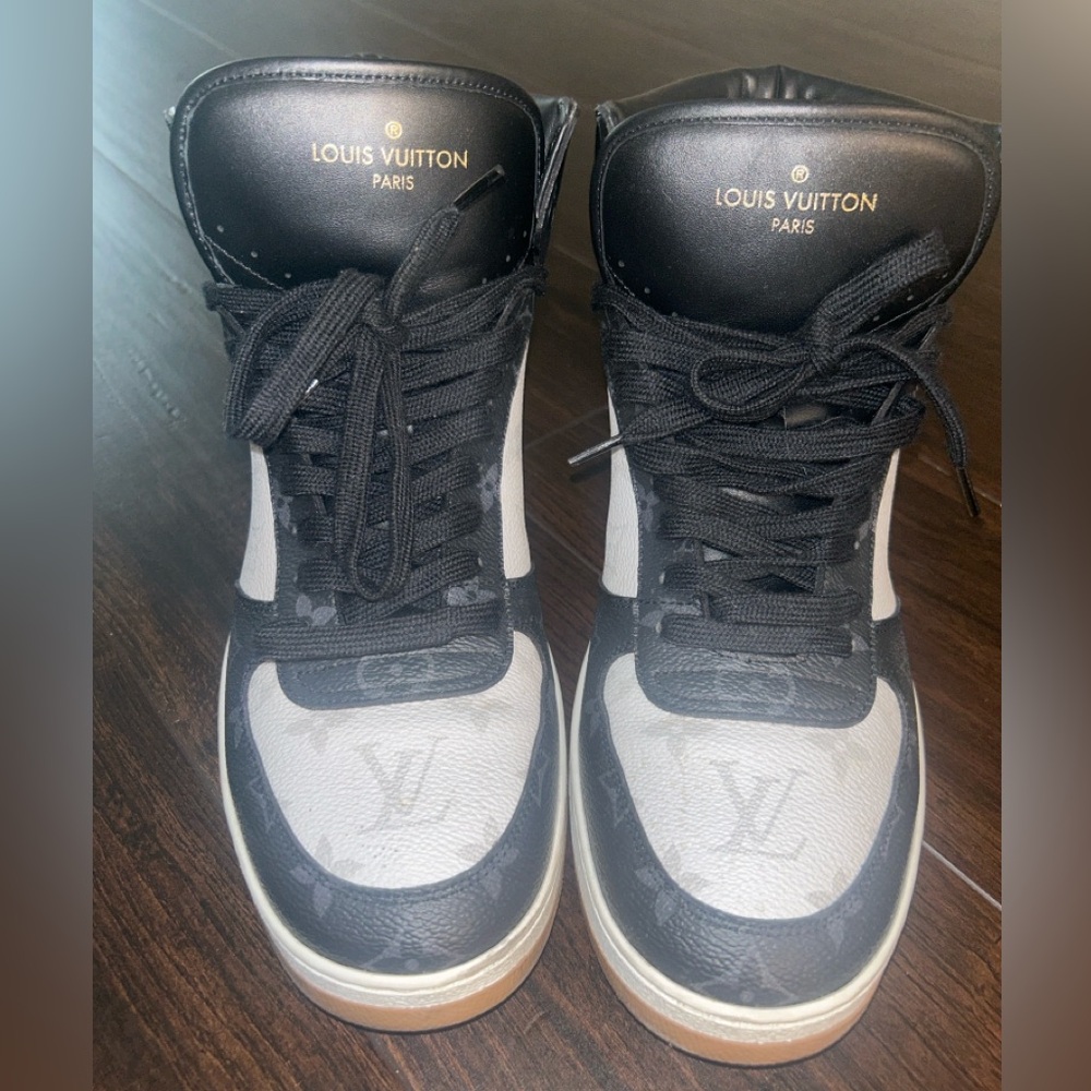 Louis Vuitton Hightop sneaker with strap,